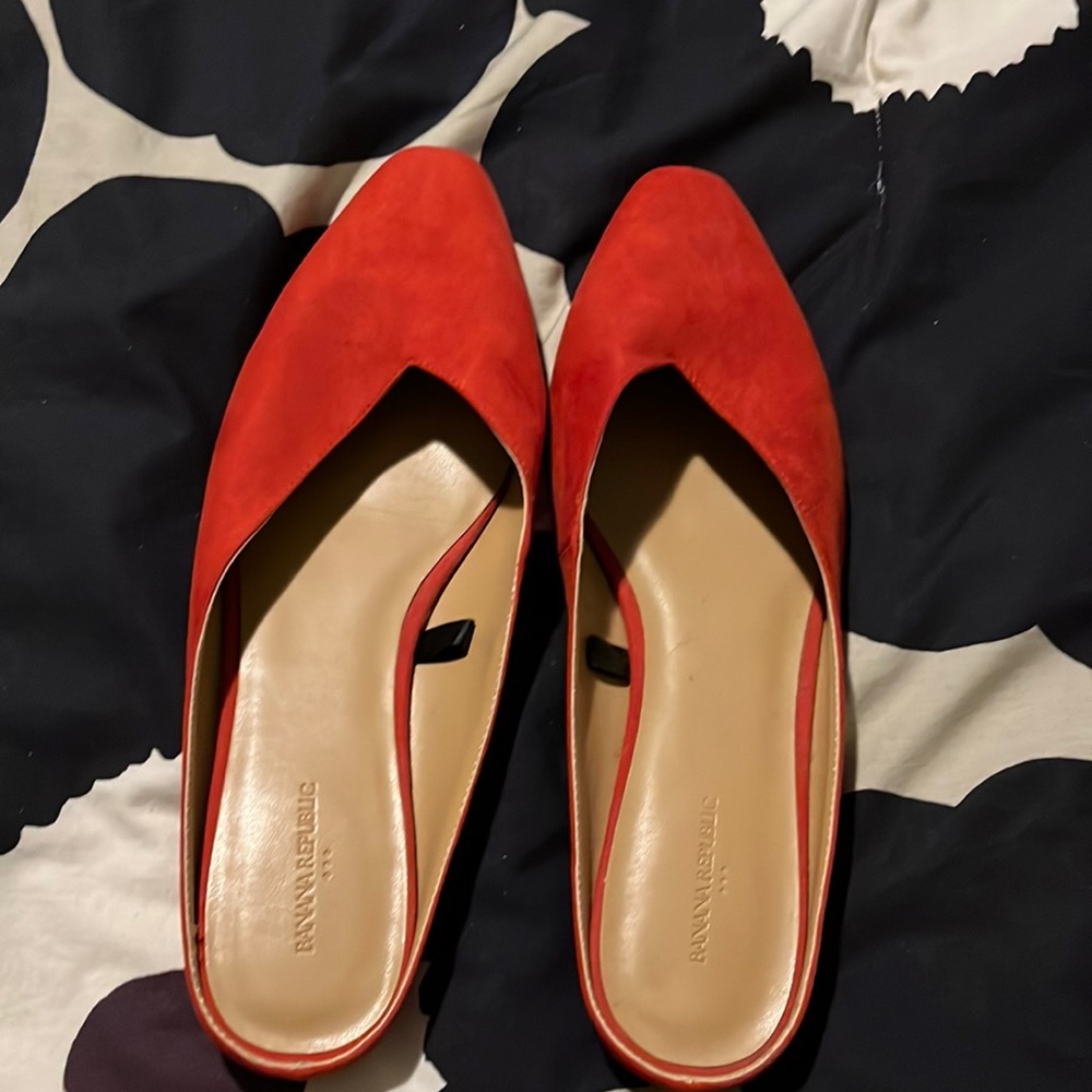 Banana Republic red slip on mules: never worn.